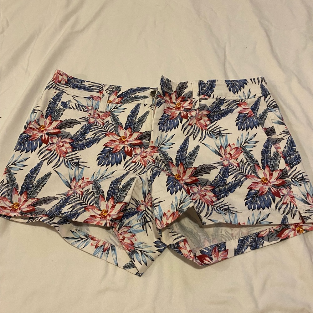 Market & Spruce printed shorts